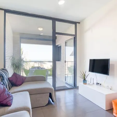 Confortable With Views To The Sea